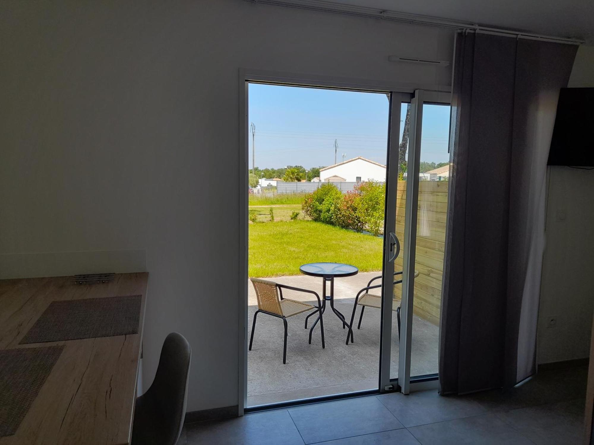 Studio Lumineux Avec Terrasse La Roche-sur-Yon Exterior foto